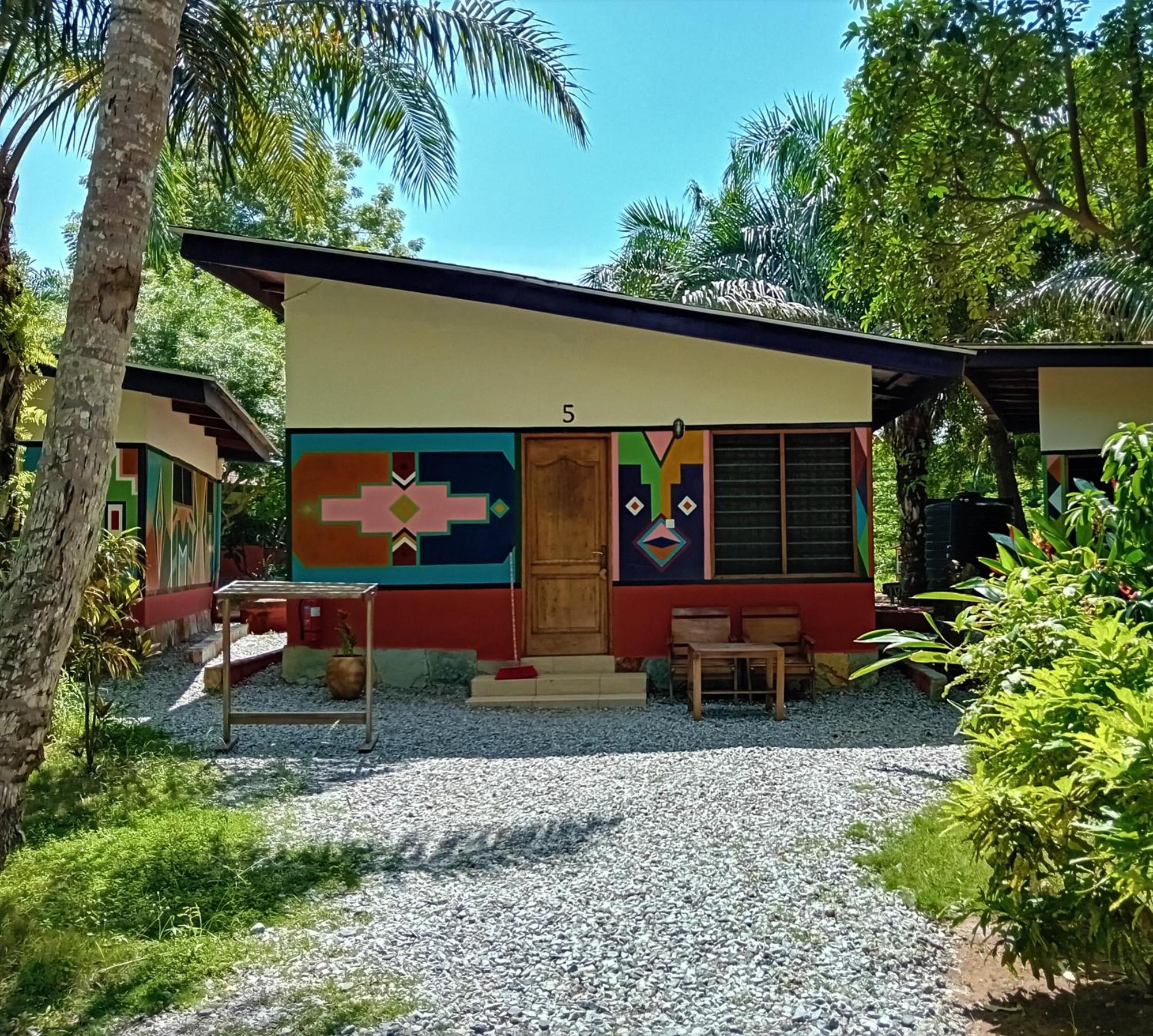Ko-Sa Beach Resort Ltd Ampeni Екстериор снимка
