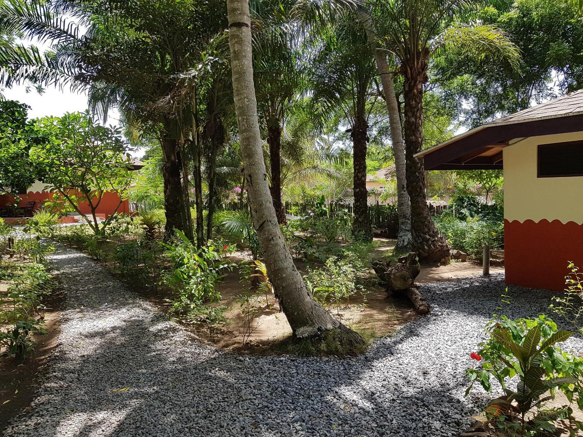 Ko-Sa Beach Resort Ltd Ampeni Екстериор снимка